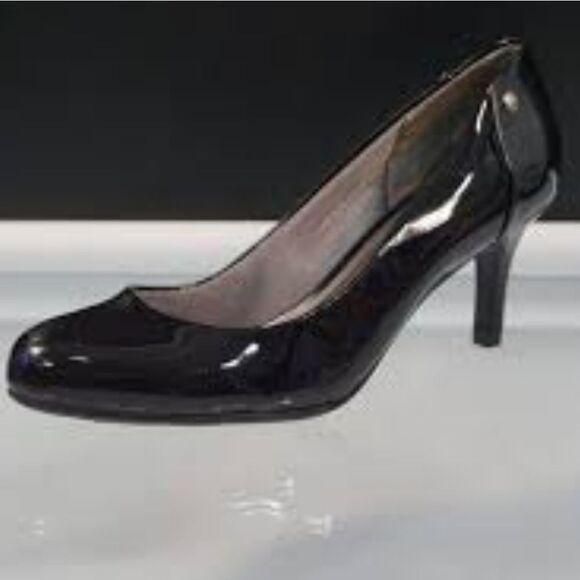 COMFORT PLUS BY PREDICTIONS ROUND TOE SLIP-ON WOMEN"S LOW HEEL SHOE - Picture 1 of 12